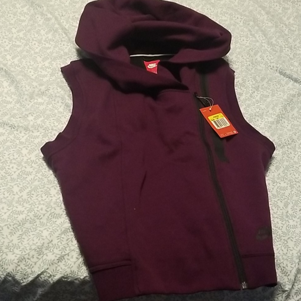 Nike sleeveless No tags, never worn